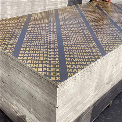 ポプラコアフィルムは合板に直面しました